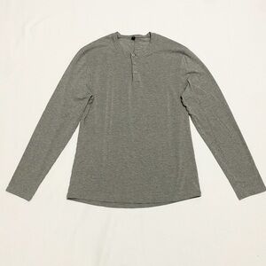 Lululemon Men’s 5 Year Henley Long Sleeve Shirt Light Gray